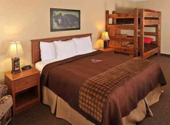 Boarders Inn & Suites By Cobblestone Hotels In Waukon Exterior foto