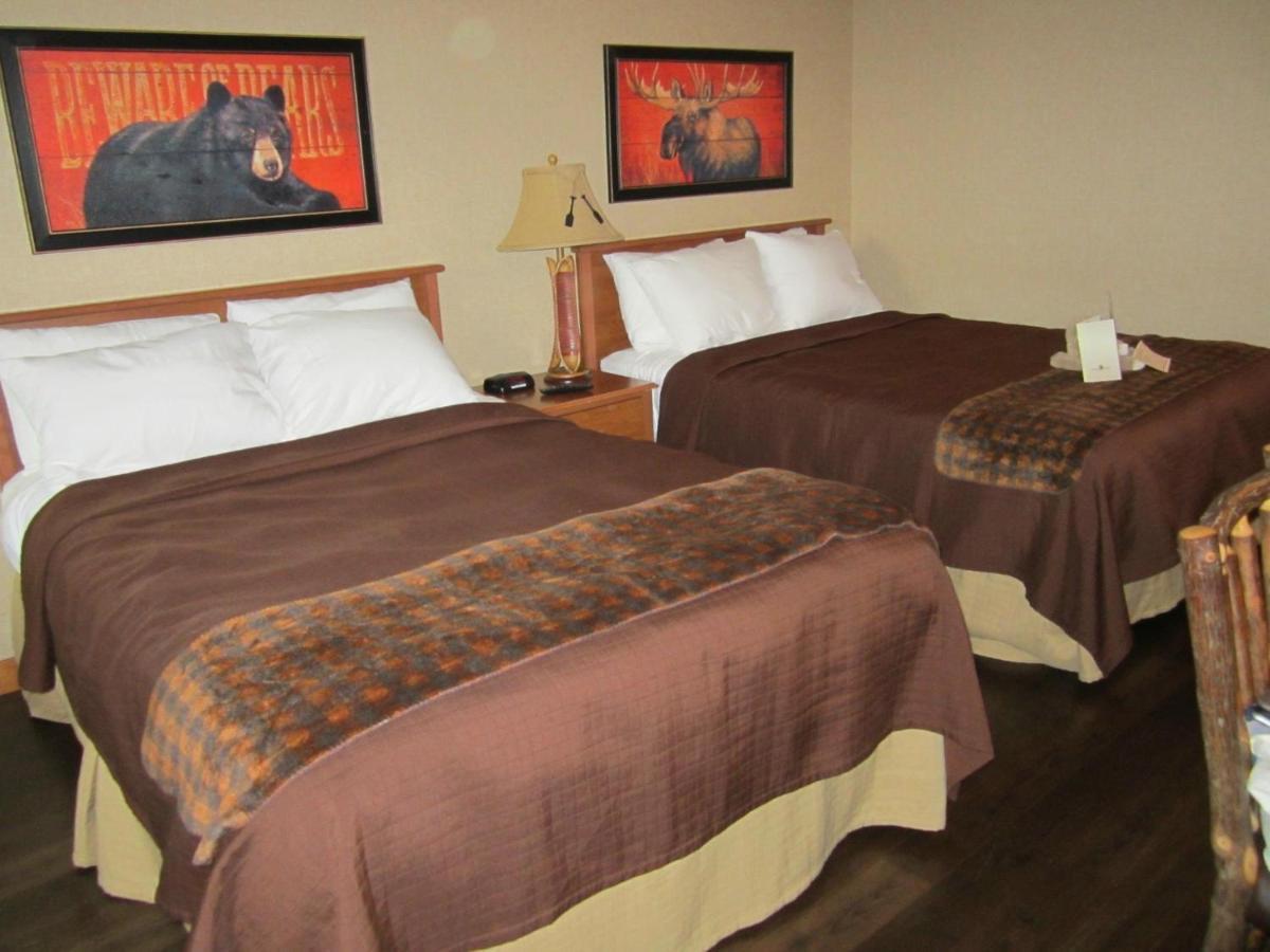 Boarders Inn & Suites By Cobblestone Hotels In Waukon Exterior foto