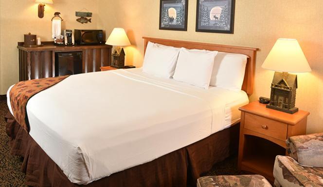 Boarders Inn & Suites By Cobblestone Hotels In Waukon Exterior foto